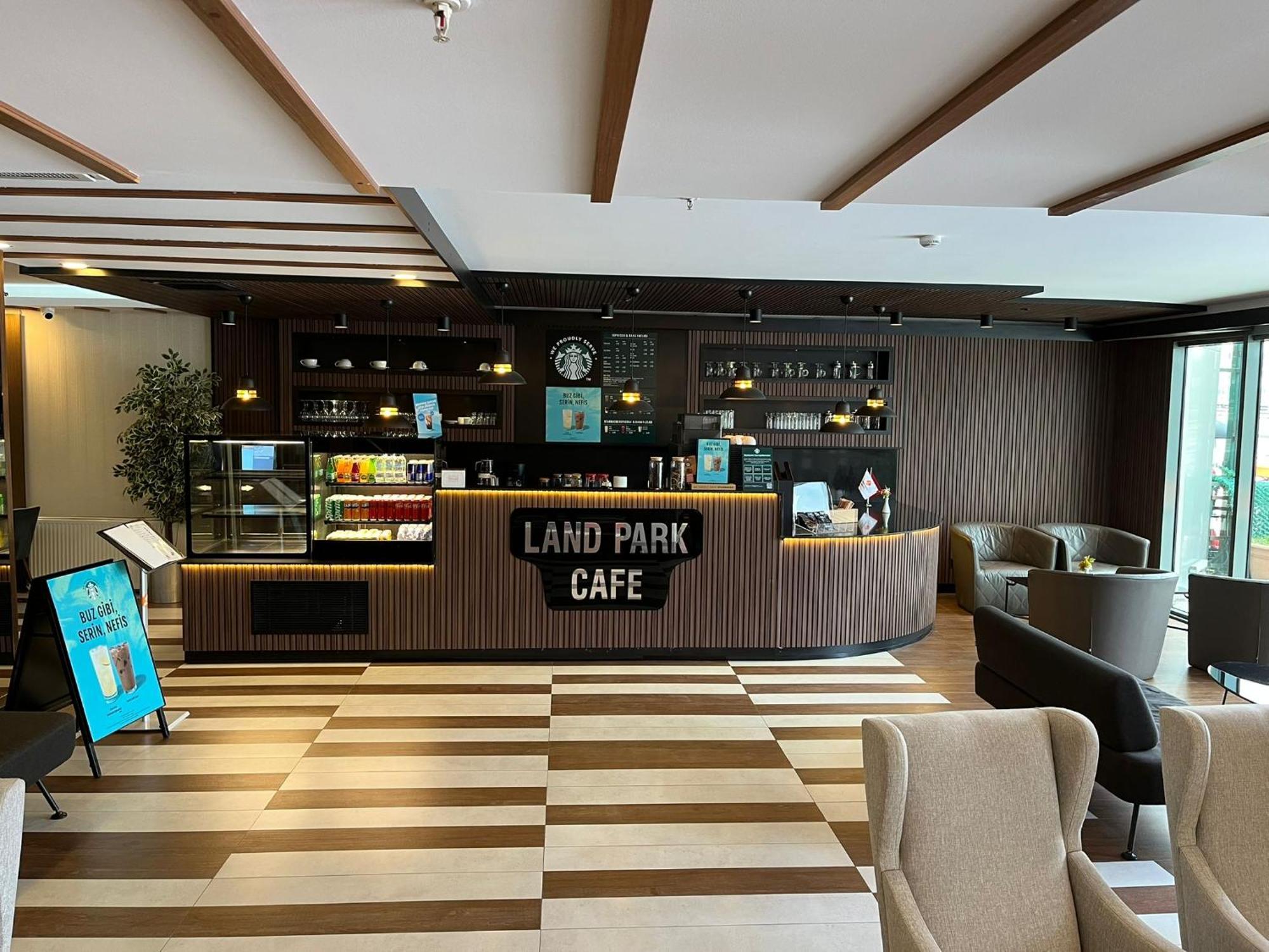 Land Park Hotel — Photos 2